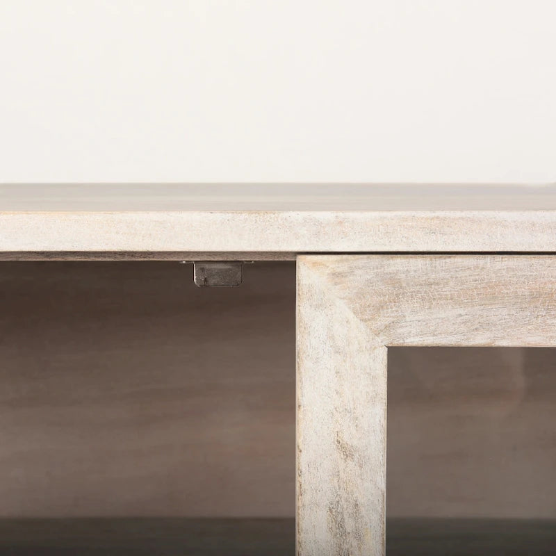 Bahut en bois massif blond avec piètement en fer doré et portes vitrées – 70 larg. x 32 haut. x 18,75 prof.
